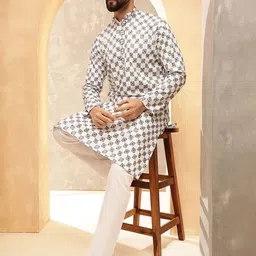 SOJANYA Men Geometric Embroidered Thread Work Kurta image 2