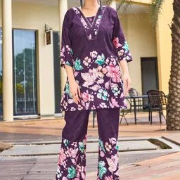 Peach Petals Floral Printed Pure Cotton V-Neck Tunic & Palazzos Co-Ords-image-49