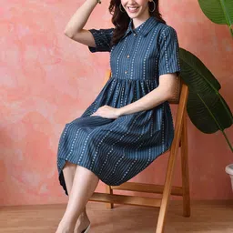 VCJ Print Knee Length Fit & Flare Dress image 2