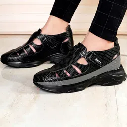 Bxxy Men Fisherman Sandals With Velcro Closure image 5