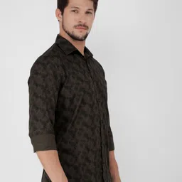 Crimsoune Club Men Classic Slim Fit Opaque Printed Casual Shirt image 2