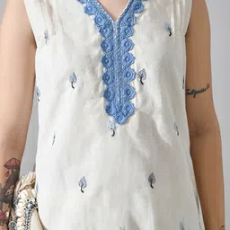 KALINI Women Floral Embroidered Regular Thread Work Pure Cotton Kurta Set image 4