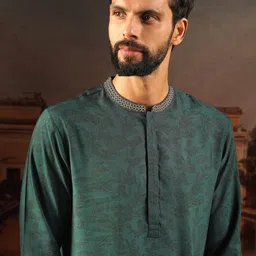 JAYPORE Men Geometric Printed Flared Sleeves Kurta image 5