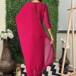 divastri Women Viscose Rayon Kurta Pant Dupatta Set image 3