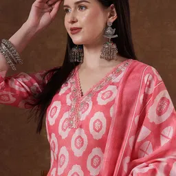 FASHOR Women Ethnic Motifs Printed Pure Cotton Kurta with Trouser & Dupatta image 4