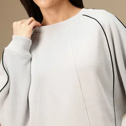 Chemistry Raglan Sleeves Sweatshirt with Contrast Piping image 2