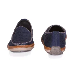 Big Boon Men Textured Loafers image 2