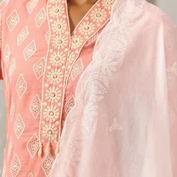 Lakshita Pearl White Embroidered Cotton Dupatta image 3