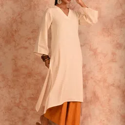 JHALAKK BY LAALZARI Linen V-Neck Tunic With Palazzos Co-Ords image 4