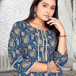 ZAZADIYA ENTERPRISE Embroidered Chikankari Pure Georgette Chikankari Kurti image 3