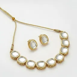 SZN Gold-Plated Kundan Stone-Studded Jewellery Set image 5