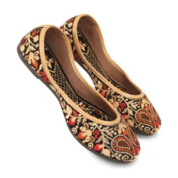 SZN Women Mojaris Flats image 5
