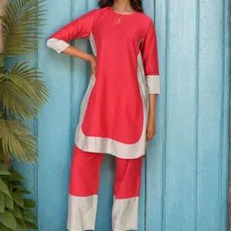 Dora Dori Colorblocked Chanderi Notch Neck Tunic & Trousers image 4