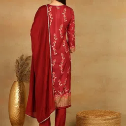 AHIKA Women Floral Printed Regular Kurta & Trousers With Dupatta image 3