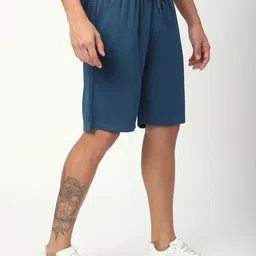 R&B Men Mid-Rise Knee Length Shorts image 4