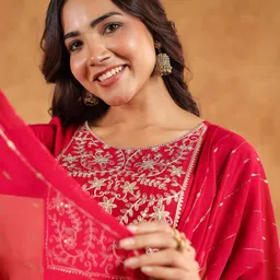 Janasya Women Floral Embroidered Regular Kurta with Trousers & With Dupatta image 4