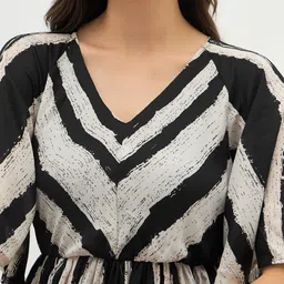 DressBerry Curve Print Flared Sleeve Georgette A-Line Midi Dress image 4