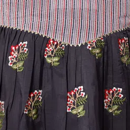 MASTARANG Girls Floral Embroidered Mandarin Collar Thread Work Kurti With Skirt & Dupatta image 3