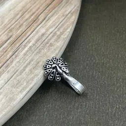 NAMAN ARTS Silver-Plated Stud Nosepin image 2