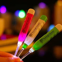 see inside 1 Led Flashlight Earpick for Wax Cleaner With Tweezer and Electric Ear Cleaner image 4