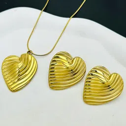 BLACKBOX Gold-Plated Stainless Steel Anti Tarnish Heart Shaped Pendant And Earrings-picture-16