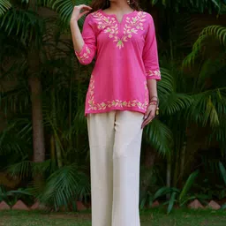 INAAYA JAIPUR Women Floral Embroidered V-Neck Thread Work Pure Cotton Kurti-image-35