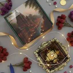 The handicraftian Bronze Toned & Gold Toned Textured Large Chaarmukhi Designed Diyas image 5