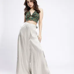 glitchez Cute Touch Floral Printed Cut-Out Gathers Back Tie-Up Crop Top image 4