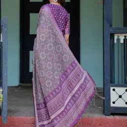 MAHARANI COUTURE Pure Linen Ethnic Motifs Printed Zari Banarasi Saree image 2