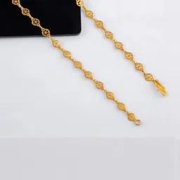 Kunjus Gold-Plated Artificial Beaded Minimal Chain image 3