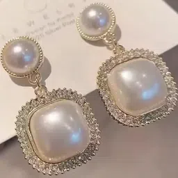 ONUYX Square Drop Earrings-picture-31