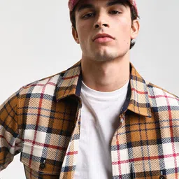 GANT Men Spread Collar Checked Cotton Casual Shirt image 2