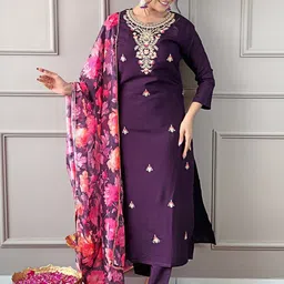 THE FAB FACTORY Women Floral Embroidered Regular Thread Work Kurta with Trousers & With Dupatta-image-4