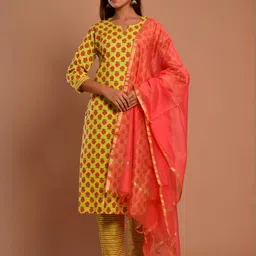 PAHAL ATTIRE Women Green Printed Cotton Blend Kurta & Trousers With Dupatta-picture-15