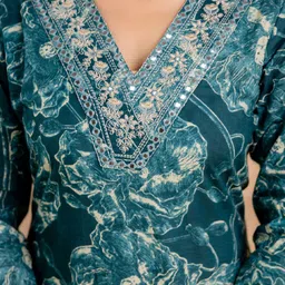 Sa Rasa Women Floral Printed Thread Work Kurta image 4