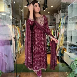 sl enterprises Women Viscose Rayon Kurta Pant Dupatta Set image 5