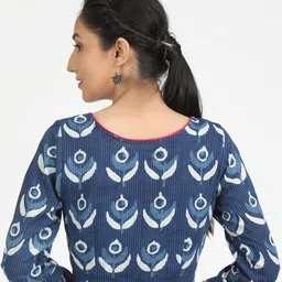 Llajja Women Blue & White Printed Pure Cotton Saree Blouse image 4