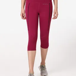 Vami Women Fuchsia Solid Skinny Fit Capris-image-23