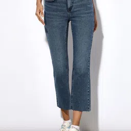 ONLY Women Mid-Rise Flared Light Fade Stretchable Jeans-picture-29