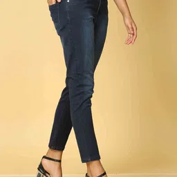 Bottums Women Skinny Fit Light Fade Stretchable Cropped Jeans image 2