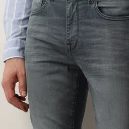 SELECTED Men Slim Fit Mid-Rise Clean Look Light Fade Whiskers Stretchable Jeans image 5