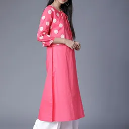 Vishudh Women Pink & White Printed A-Line Kurta image 3