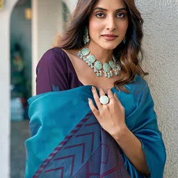 Satrani Floral Zari Silk Blend Banarasi Saree image 2