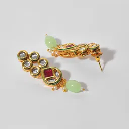 SOHI Women Gold-Plated & Green Kundan-Studded Jewellery Set image 5