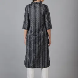 Enchanted Drapes Printed Mandarin Collar Open Front Pure Cotton Longline Shrug image 5