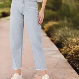 DressBerry Women Soft Vibe Slouchy Fit Light Fade Frayed Jeans-image-74