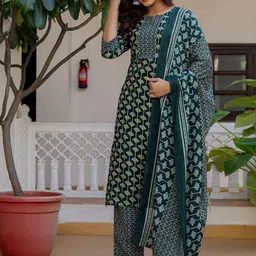SKYLEE Floral Printed Notch Neck Straight Kurta With Trousers & Dupatta image 3