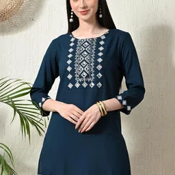 Fashion4word Geometric Embroidered Top-picture-23