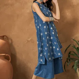 InWeave Women Floral Printed Linen Kurta with Palazzo image 5