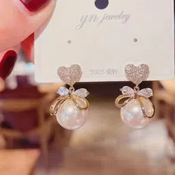 Nitant Contemporary Drop Earrings-image-15